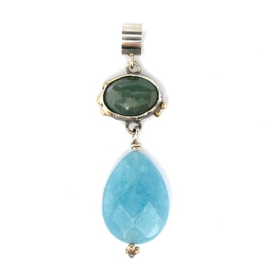 Blauwe sponge quartz en groene opaal hanger