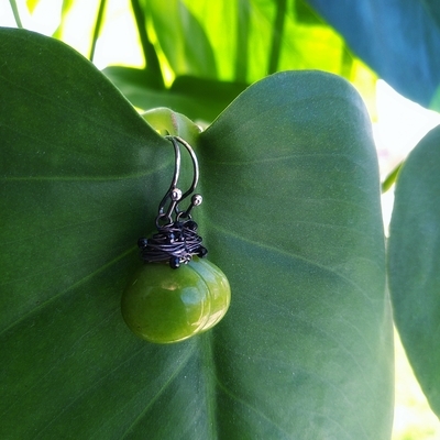 Oorbellen spinel en groene jade